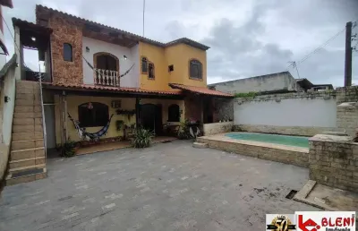 02 casas com piscina em vila residencial em santa cruz - rj