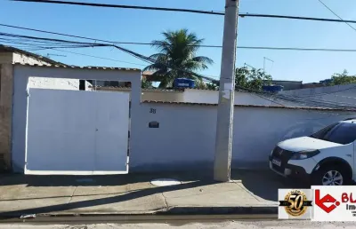 Casa com 02 quartos com área de  250m² em santa cruz  - rj