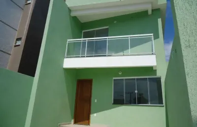 Casa duplex com sala, 2 suítes no bairro residencial do bosque
