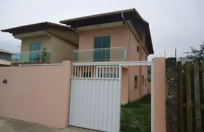Casa duplex com sala 2 suítes no bairro enseada das gaivotas em rio das ostras rj