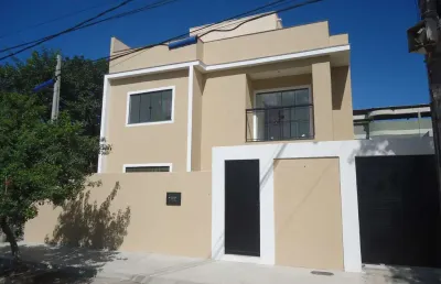 Casa tríplex com sala 3 suítes e terraço gourmet a venda no costazul em rio das ostras rj