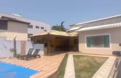 Casa linear com sala e 3 suites no centro de rio das ostras rj