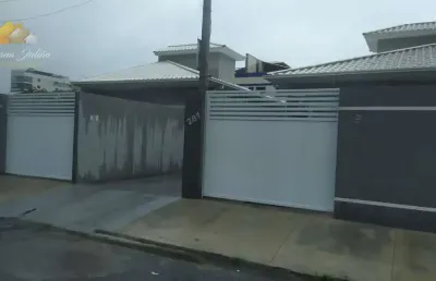 Casa linear com 3 quartos sendo 1 suite no bairro extensão do bosque em rio das ostras rj
