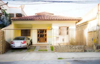 Casa com 4 quartos à venda no Centro, Macaé 