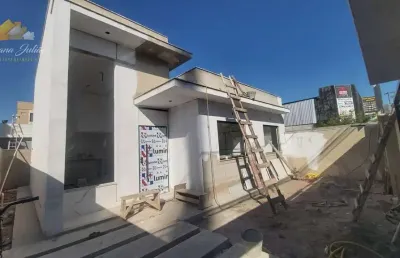 Casa linear com 3 quartos sendo 1 suíte no bairro enseada das gaivotas em rio das ostras rj.