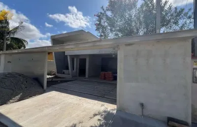 Casa linear com 3 quartos sendo um suíte a venda no jardim bela vista, rio das ostras