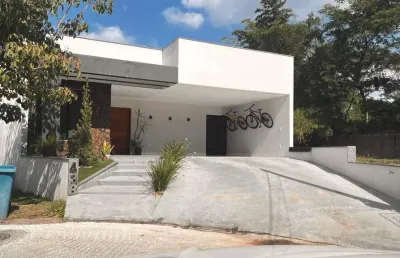 Casa linear em alto padrão a venda no condomínio vale dos cristais em macaé rj