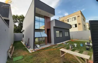 Casa linear com 3 quartos sendo 1 suíte a venda no bairro enseada das gaivotas em rio das ostras rj