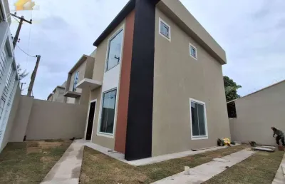 Casa duplex com 3 quartos com quintal a venda no bairro floresta das gaivotas em rio das ostras rj
