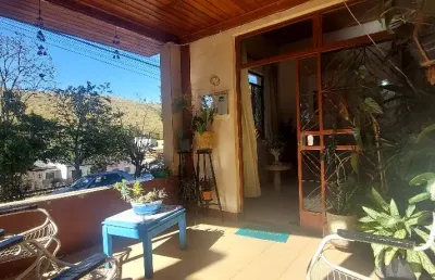 Casa linear 4 quartos e suíte, centro cachoeira limoeiro  moeda – mg