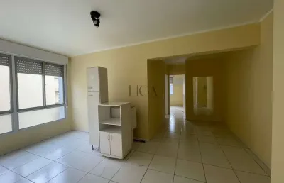Apartamento com 2 quartos para alugar na avenida venâncio aires, 177, cidade baixa, porto alegre por r$ 3.000