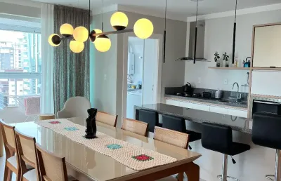 Apartamento com 4 quartos à venda na Rua 230, 375, Meia Praia, Itapema