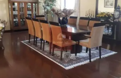Apartamento com 275m², totalmente fora de rota, 4 dormitórios sendo 4 suítes, 4 vagas.