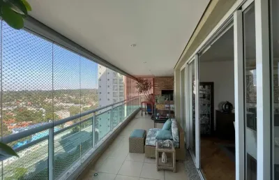 Apartamento com 240m², 4 dormitórios, sendo 4 suítes, 4 vagas.