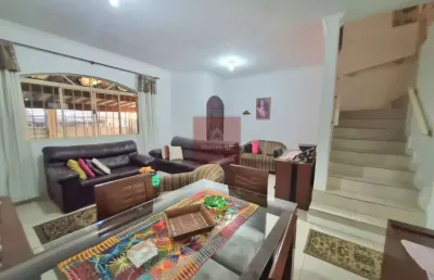 Casa com 3 quartos à venda na Rua Artur Thiré, --, Saúde, São Paulo