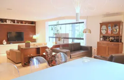 Apartamento com 172m², 4 dormitórios, sendo 3 suítes, 2 vagas.