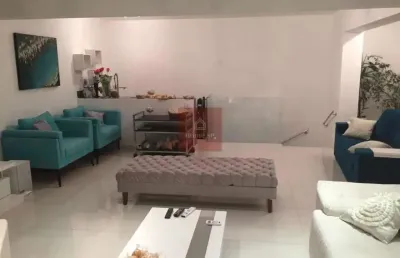 Cobertura duplex! 3 dormitórios, 1 suíte, 3 vagas e com 180m² - moema