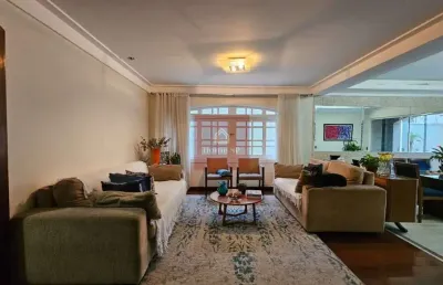 Sobrado com 4 dormitórios, sendo 1 suíte, 3 vagas e com 230m² - planalto paulista