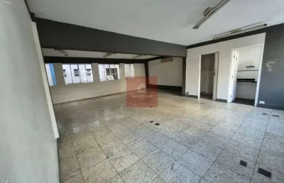 Moema, prédio interligado com 800metros, 18salas, 18 vagas , perto metrô