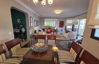 Apartamento com 3 suítes, 2 vagas e com 153m² - moema