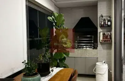 Apartamento com 2 quartos para alugar na Avenida Lavandisca, --, Moema, São Paulo