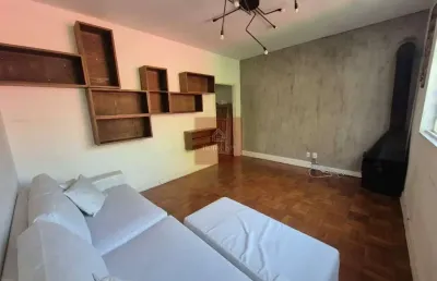 Alto da boa vista , sobrado charmoso com 2 quartos,3 banheiros, quintal e churrasqueira, 2 vagas