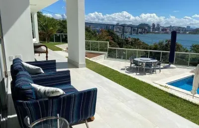 Casa com 4 quartos à venda na praia da costa, vila velha  por r$ 5.700.000