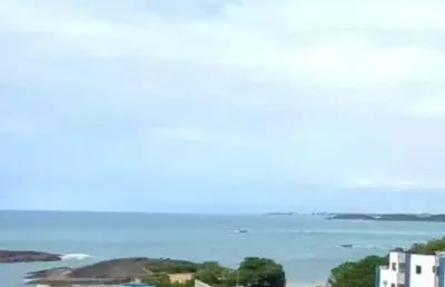 Terreno amplo e linear com vista para o mar em setiba / guarapari - es