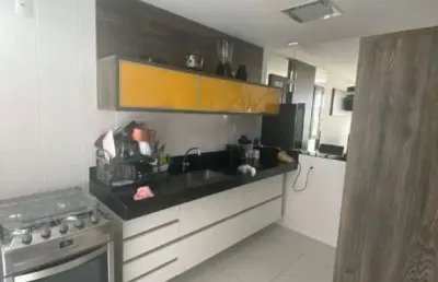 Ótimo apartamento com porteira fechada na praia do morro