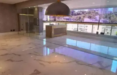 Um deslumbrante apartamento na praia do canto / somente 1 por andar - raríssimo!