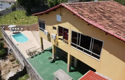 Casa duplex com piscina e vista para a praia do morro e a prainha de muquiçaba!!