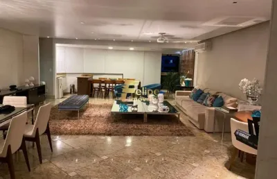 Um gigante apartamento com 330m² na praia da costa.