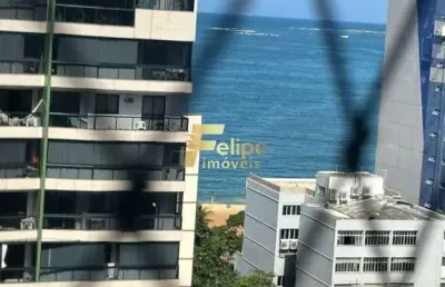 Este amplo e confortável apartamento de 130,00 m2 de área está localizado no coração da cidade.