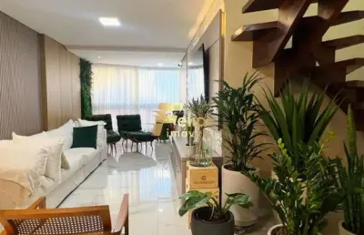Cobertura duplex lindíssima de altissimo padrão na praia da costa, de frente para a praia e com vista para o mar.