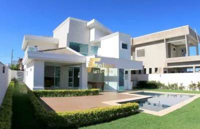 Luxuosa casa em condomínio fechado localizada no município de serra/es!