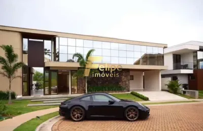 Exclusividade e alto luxo! casa nova, condomínio fechado, acabamento altíssimo padrão.