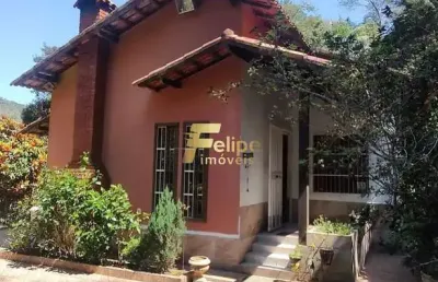 Casa de campo em condomínio fechado com portaria 24 horas.