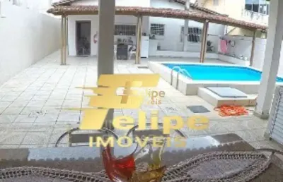 Belíssima casa de 03 quartos, sendo 01 suíte, com uma linda piscina, à venda em itapebussu, guarapari/es!
