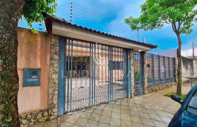 Casa com 3 dormitórios, área gourmet e piscina, no jardim lancaster