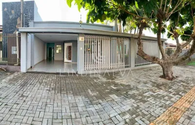 Casa à venda com suíte e piscina, no jardim ipê iii em foz do iguaçu