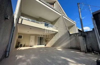 Belíssimo sobrado triplex à venda no bairro aristocrata, contendo 158m² de área construída e um exc