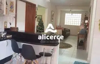 Casa à venda com 3 quartos 1 suíte, 243m² em córrego grande florianópolis