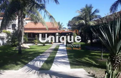 Casa à 100 metros da praia do peró disponível para venda por r$ 950.000,00.
