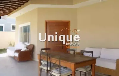Linda casa em condomínio com 3 quartos por r$ 690.000,00 (porteira fechada)