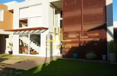 Casa luxuosa - 8 quartos sendo 6 suítes - porteira fechada - guarajuba