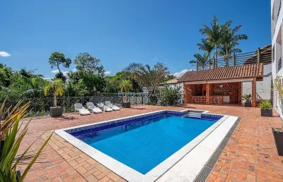 Casa em condomínio fechado com 5 quartos à venda na Rua Ivan Soares Oliveira, Chales do Imperador, Juiz de Fora