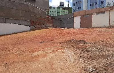 Terreno à venda na Rua Antônio de Paula Mendes, Bandeirantes, Juiz de Fora