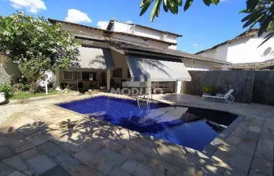 Casa com 4 quartos para alugar na Rua das Andorinhas, --, Cidade Jardim, Uberlândia