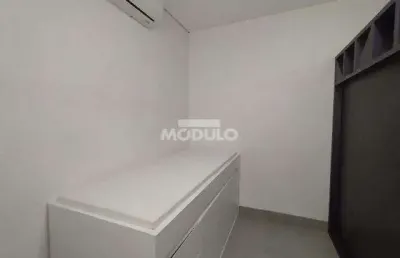 Sala comercial para alugar na Avenida Raulino Cotta Pacheco, --, Osvaldo Rezende, Uberlândia