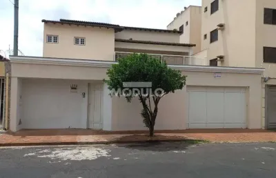 Casa residencial para locação no bairro santa mônica